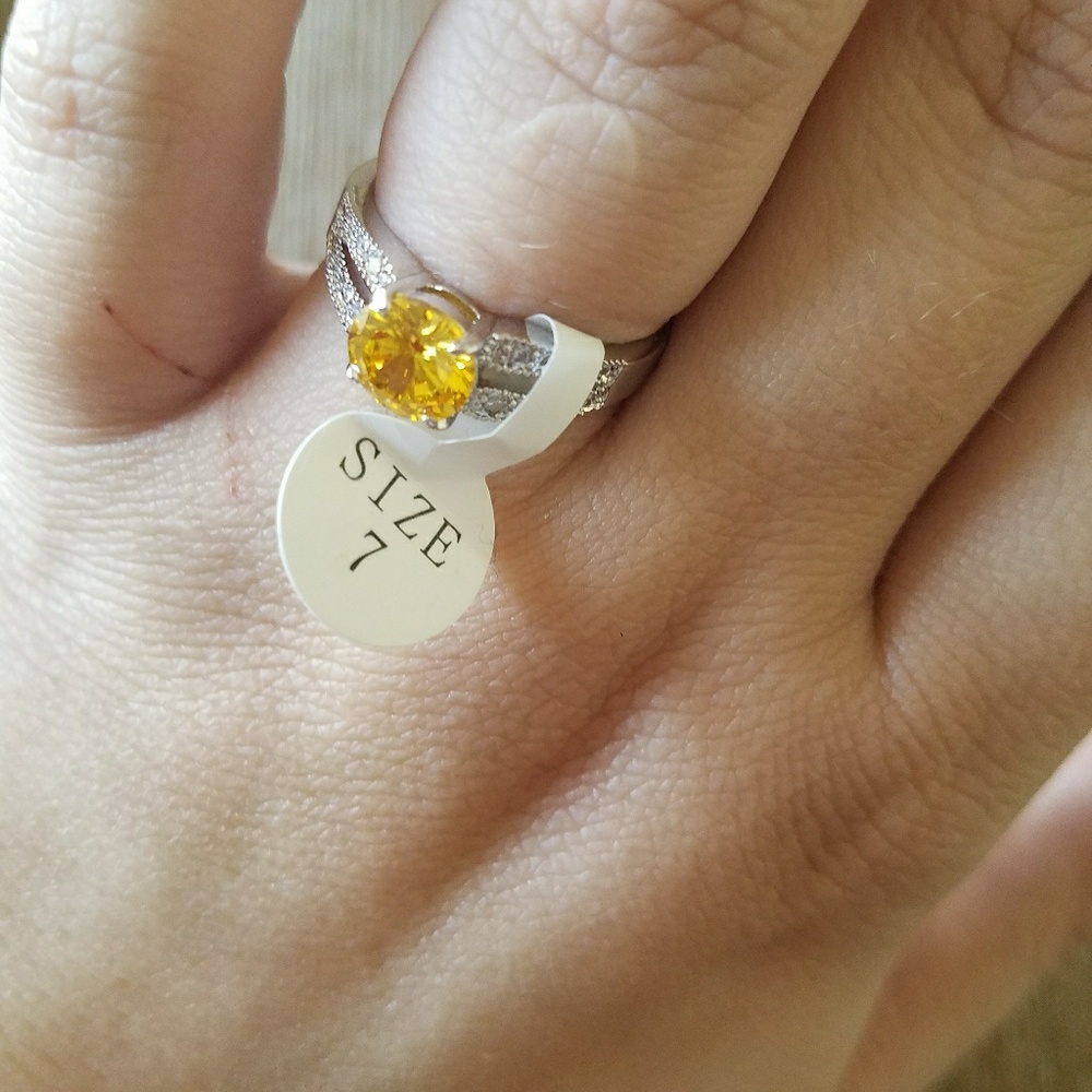 Fragrant Jewels Nov/Topaz 2017 Collection Ring - Picture 3 of 3
